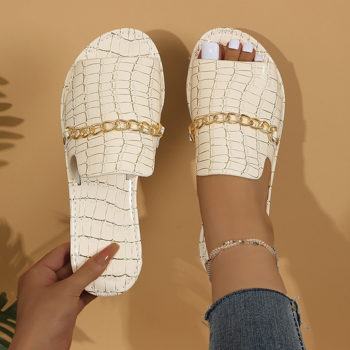 Plus Size Outer Wear Chain Stylish Beach Flat Slippers