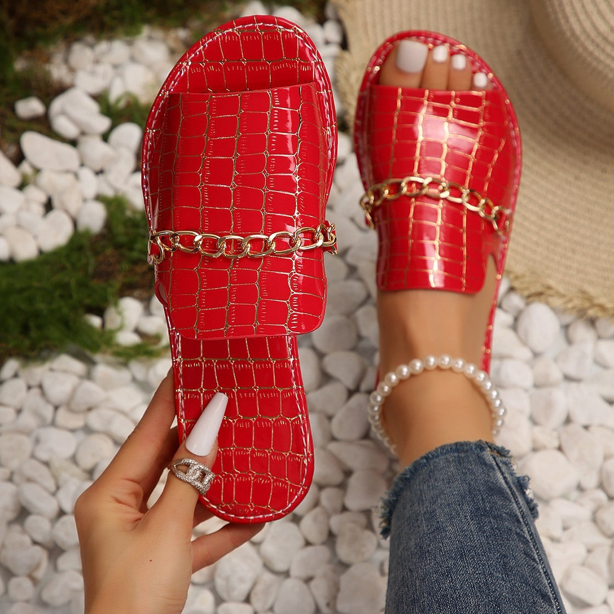 Plus Size Outer Wear Chain Stylish Beach Flat Slippers